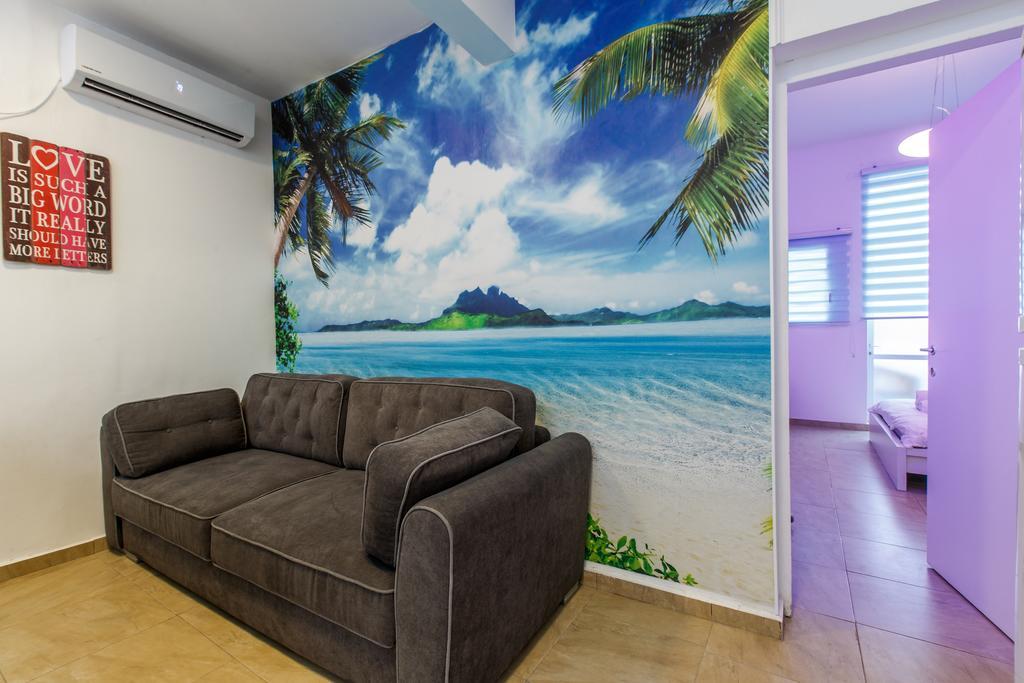 Designed Beach Apartments Тель-Авив Экстерьер фото